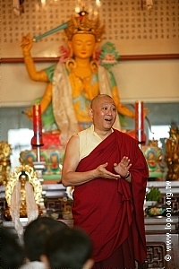 滇真導師的智慧法語，如文殊菩薩的寶劍，斬斷眾生的無明。