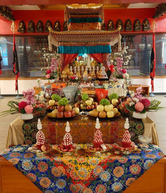 莊嚴的長壽佛壇城